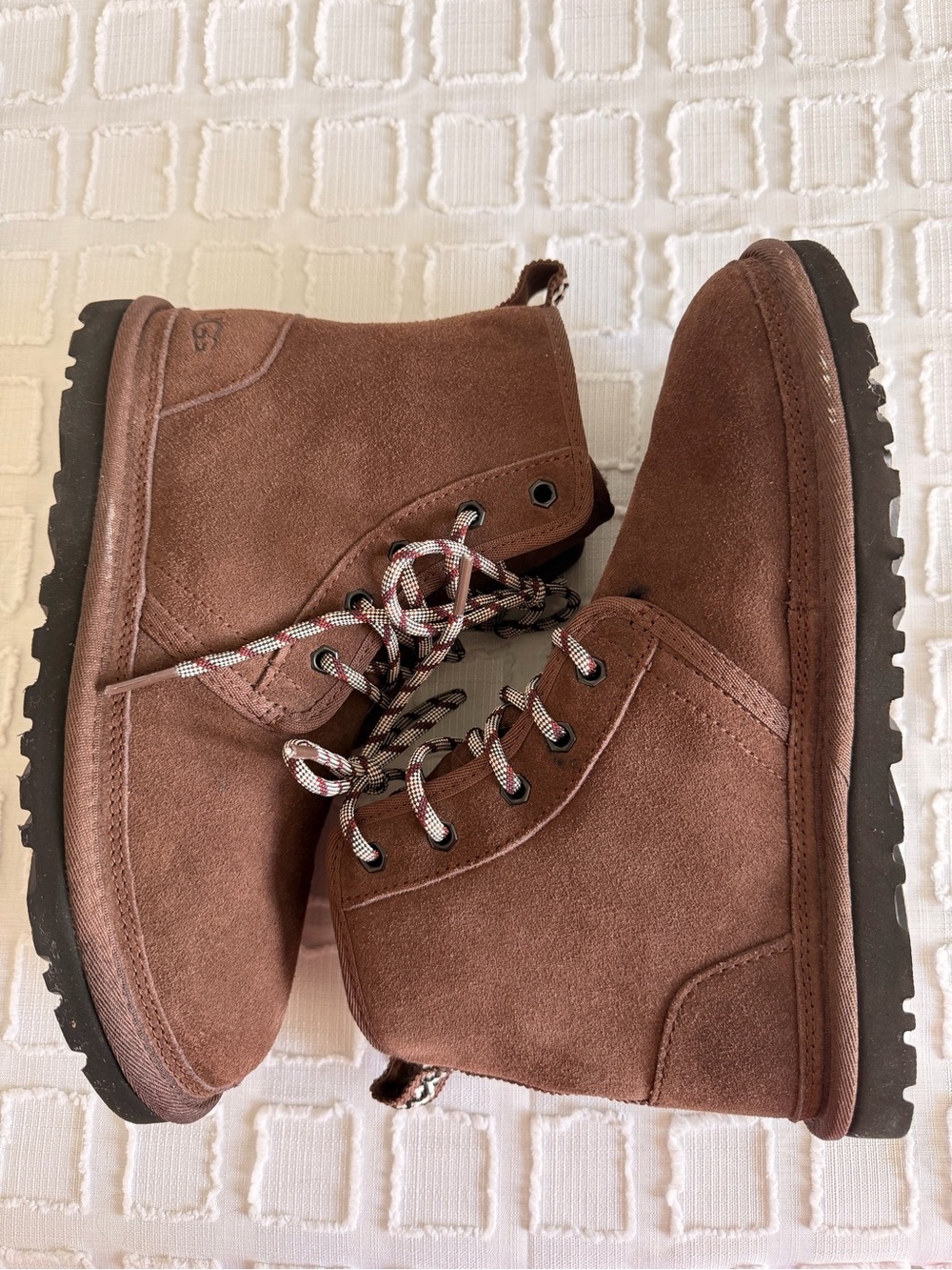 Women's UGG Neumel Women's Brown Suede Chukka Boot Lace Up Lined Ankle Sz 8 NWOB